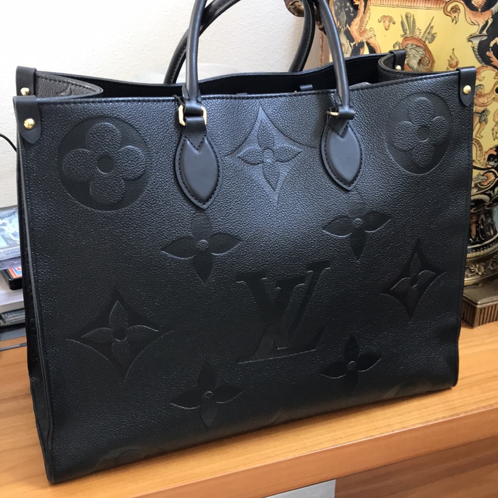 Authentic Louis Vuitton Black All Leather Large tote Bag. On the go LIKE NEW!! - Picture 3 of 17